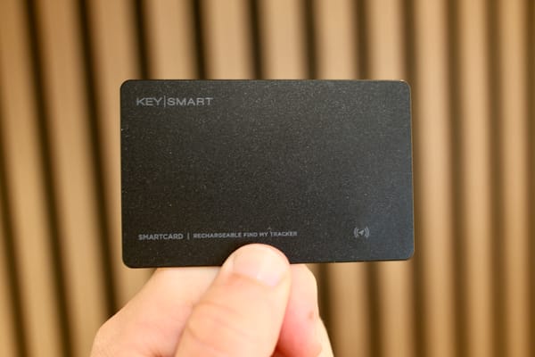 iPhone and Android users can both use this one tracking card